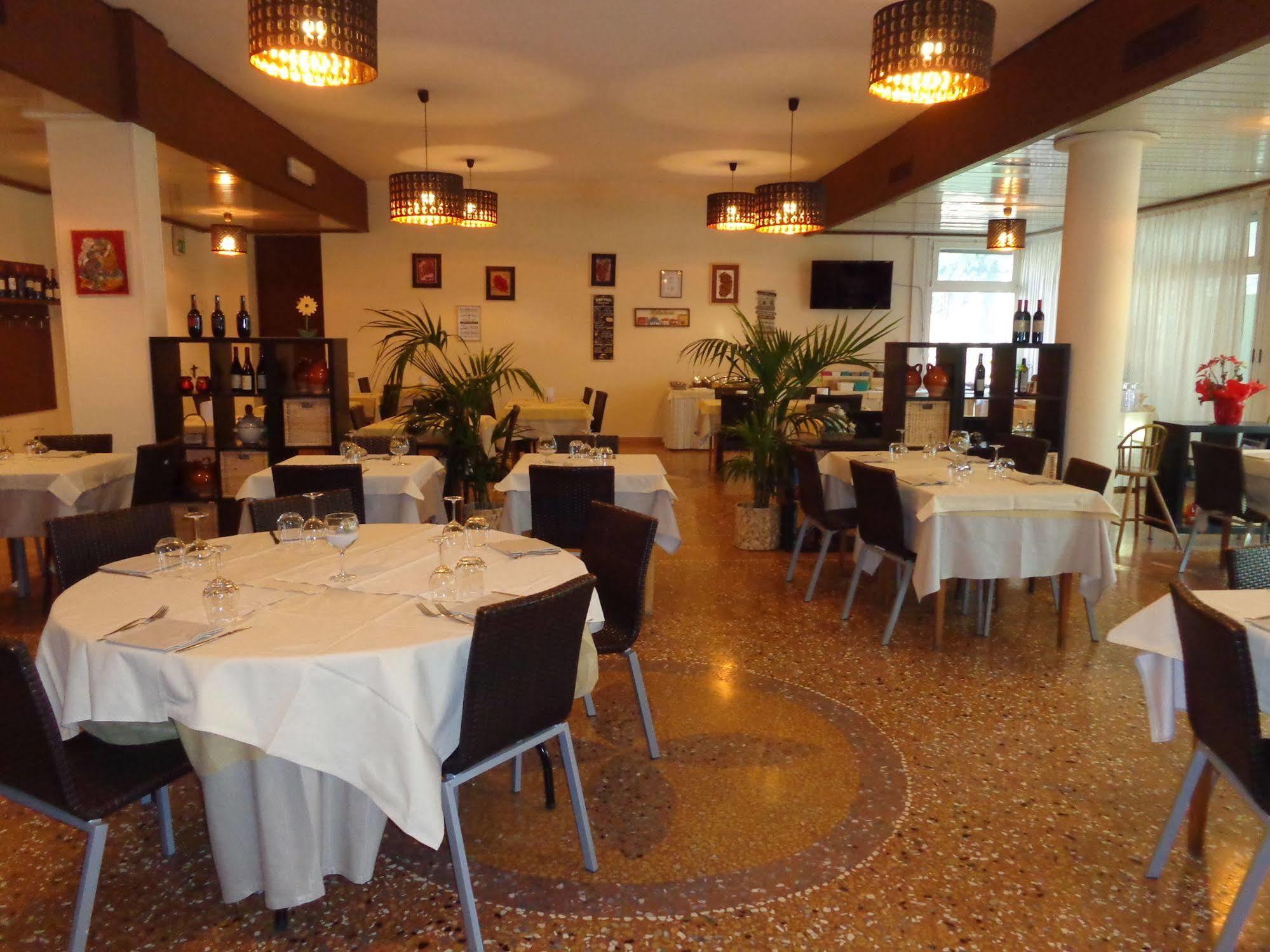 Park Hotel Castel San Pietro Terme Dış mekan fotoğraf
